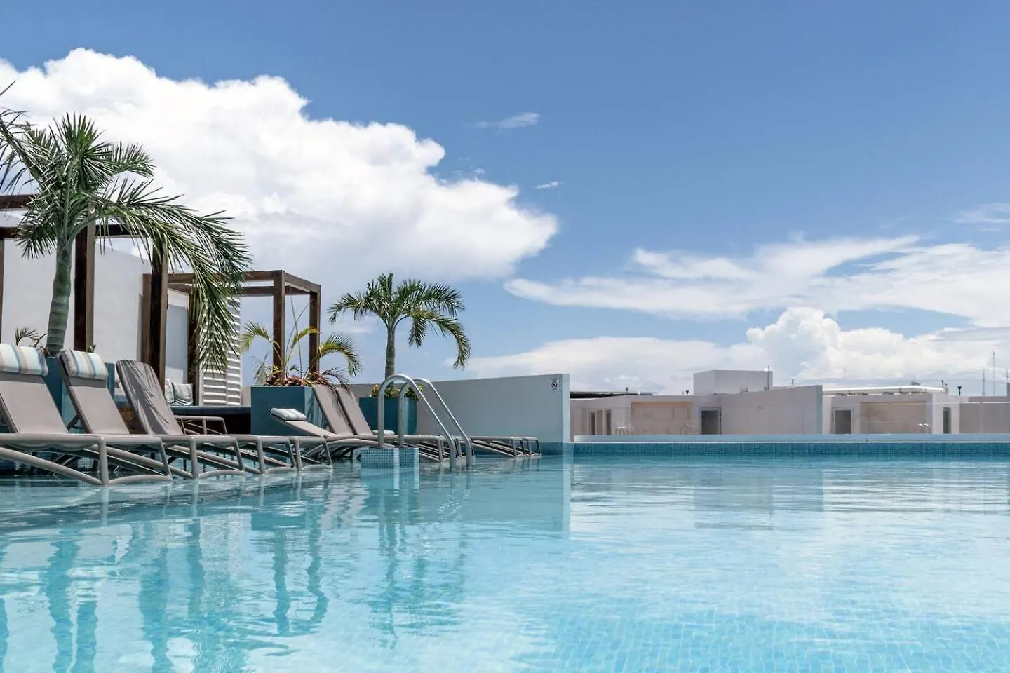 Apartment Central Beach Haven Sleeps 16 Playa del Carmen