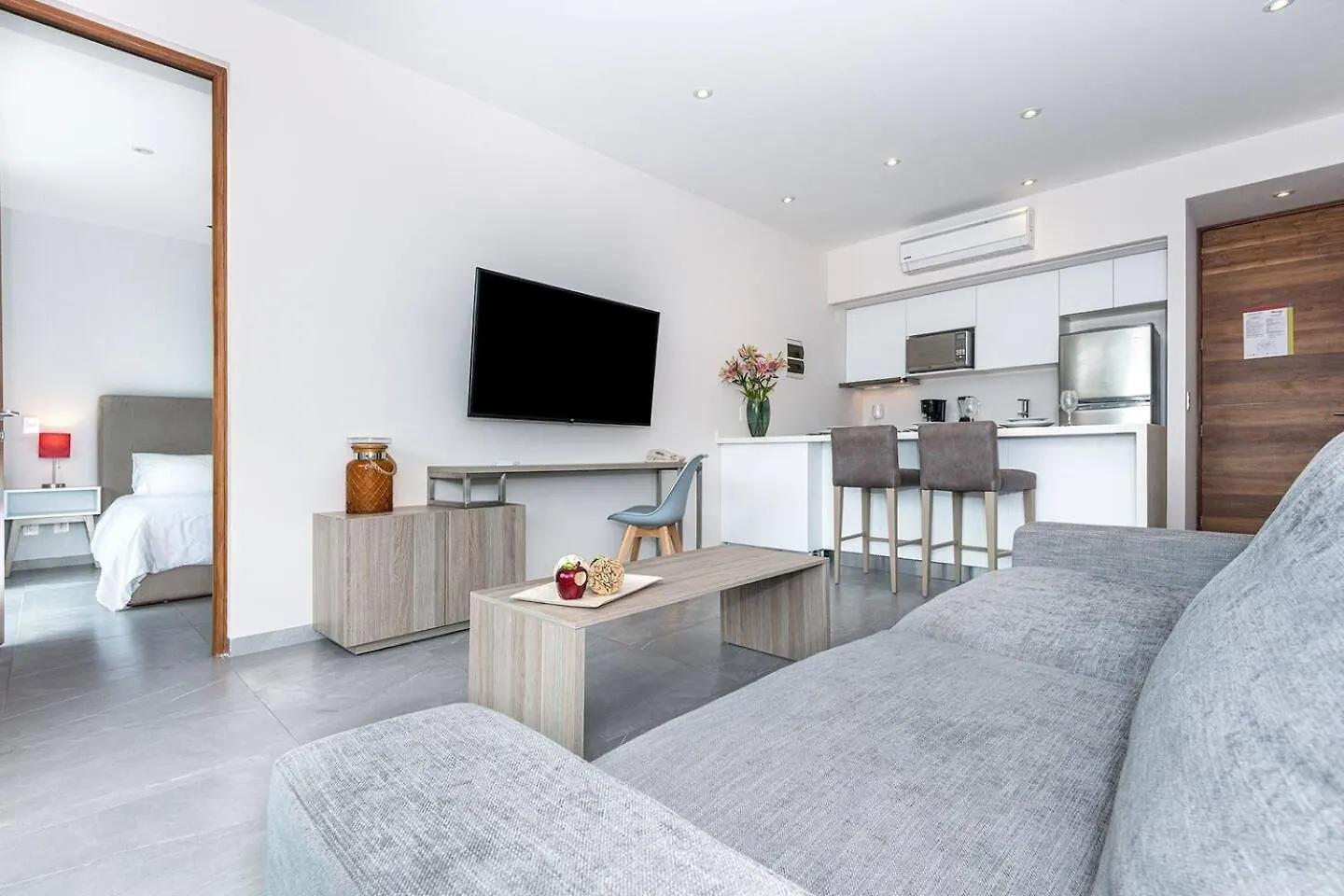 Central Beach Haven Sleeps 16 Playa del Carmen Apartment