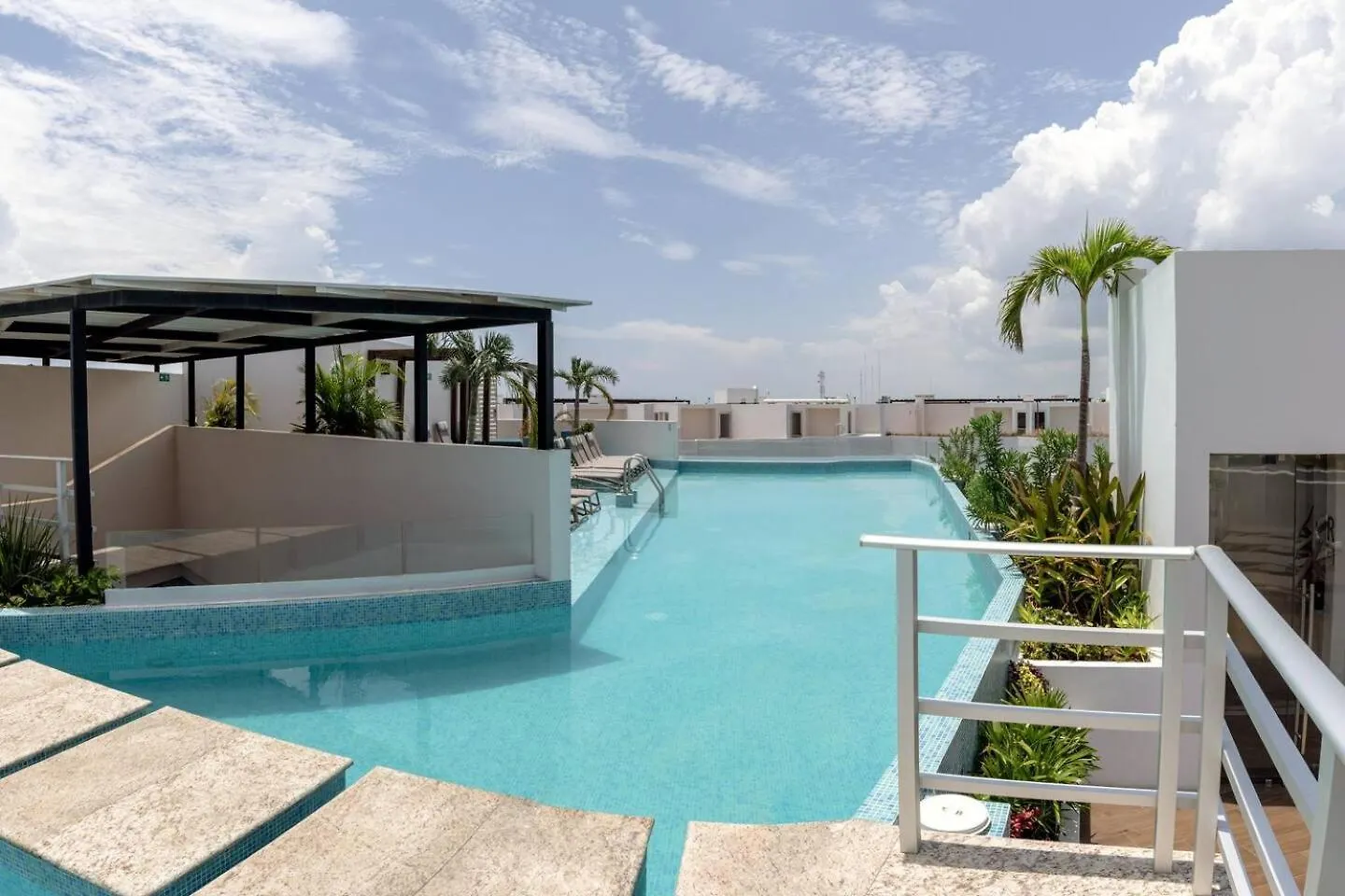 Central Beach Haven Sleeps 16 Playa del Carmen Apartment
