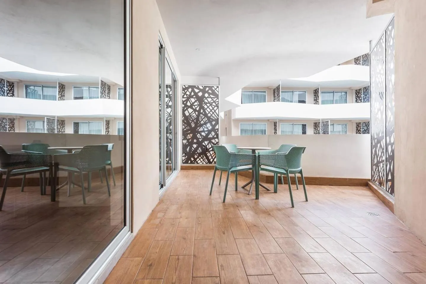 Central Beach Haven Sleeps 16 Playa del Carmen